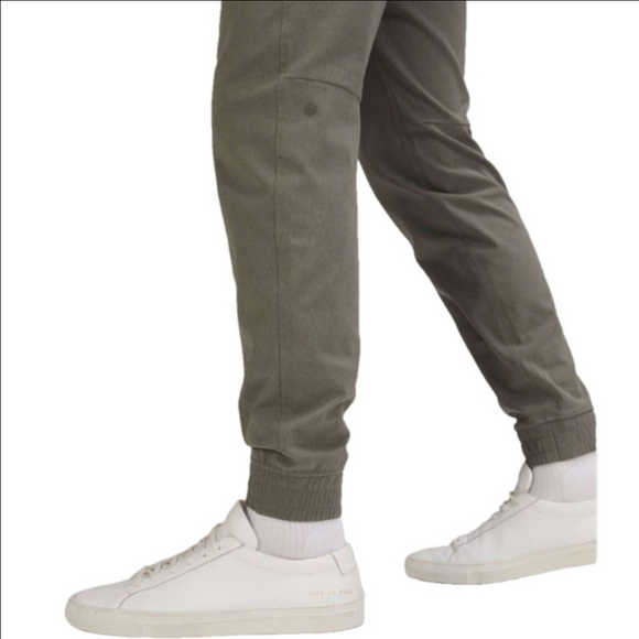 Lululemon ABC joggers *WovenAir in sage grey - Picture 3 of 12